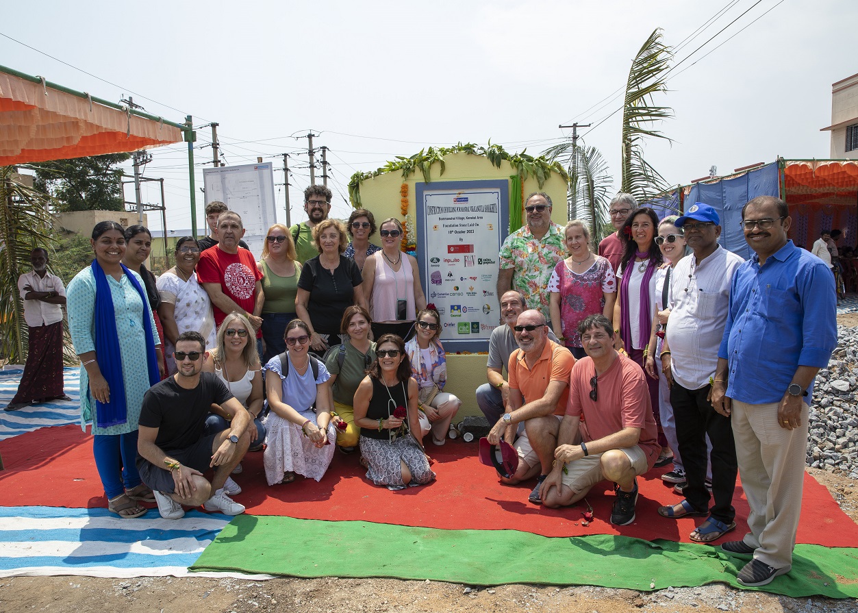 Cooperatives valencianes i la Fundación Vicente Ferrer posen en marxa un centre comunitari per a impulsar l'associacionisme en Anantapur