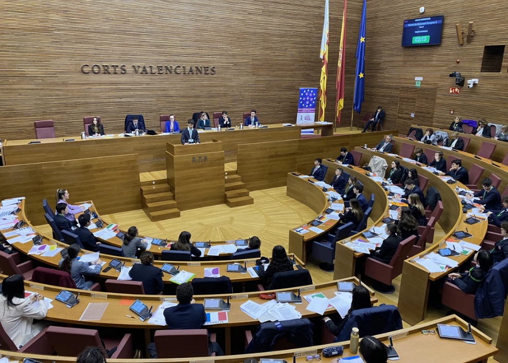 Les Corts Valencianes i l’Ajuntament de Torrent, acullen més de 70 estudiants de Batxillerat per a viure l’experiència #MEP24