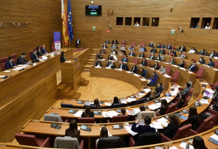 Estudiants de 16 i 17 anys de Grupo Sorolla viuen a Les Corts l’experiència del parlamentarisme