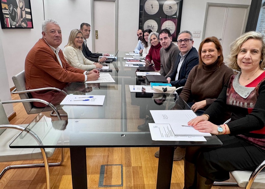 La consellera d’Educació es reuneix amb la UCEV en la seua ronda de contactes amb sindicats i entitats de l’educació 